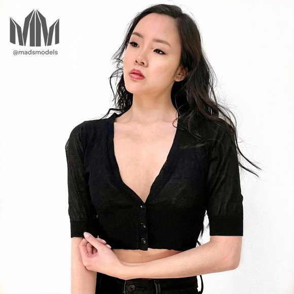 Black Ribbed Half Sleeve V-neck Cropped Cardigan - Picture 2 of 3